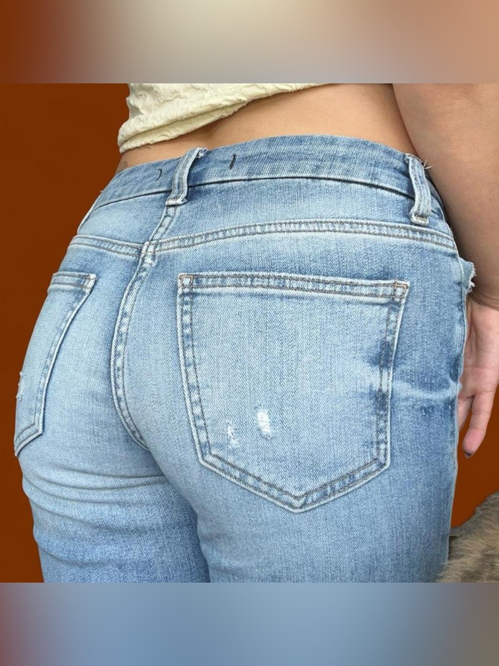 Women’s High-Rise Light Blue Jeans — Sculpting Fit